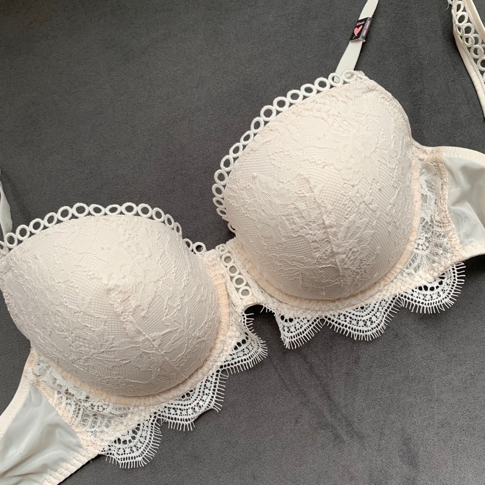 NWT Gorgeous Laced Lightly Lined Demi Bra